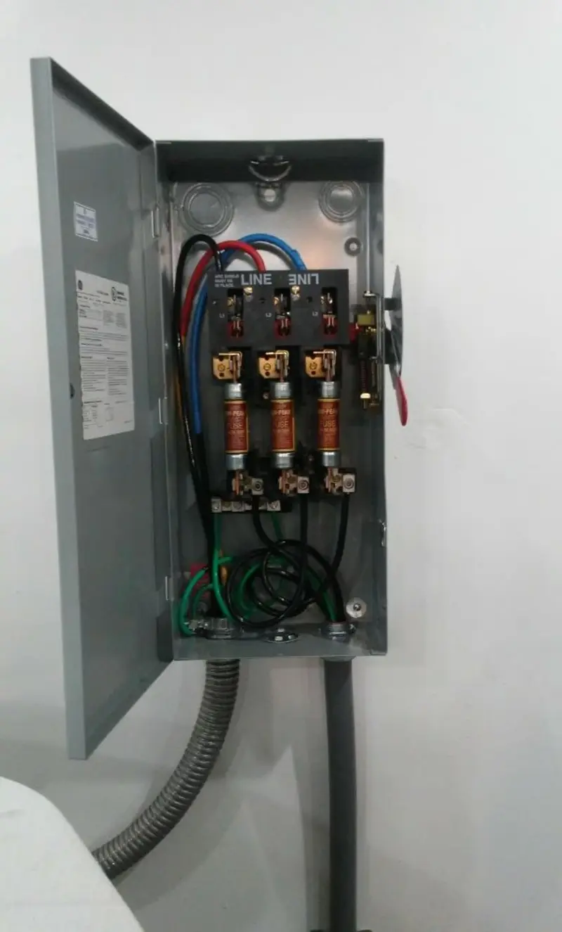 Three-phase disconnect switch installed for Smoke Detector Installation in Manheim